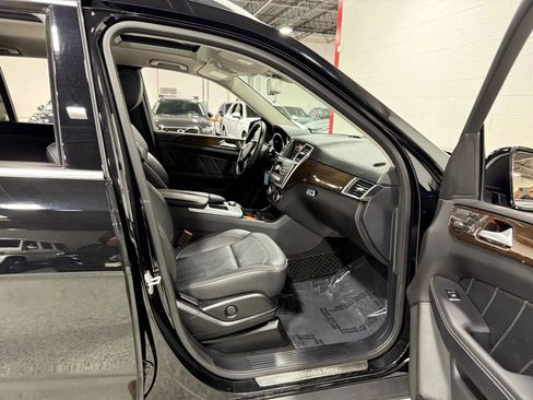 Used 2016 Mercedes-Benz GL 450 4MATIC image 41