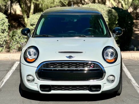 Used 2016 MINI Cooper S image 2