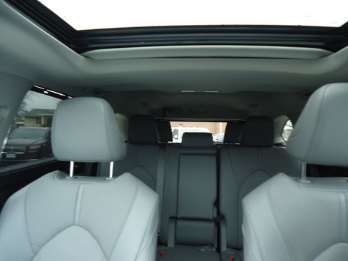 Used 2024 Toyota Highlander Limited image 33