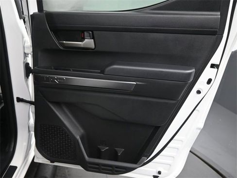 Used 2025 Toyota Tacoma TRD Sport image 16