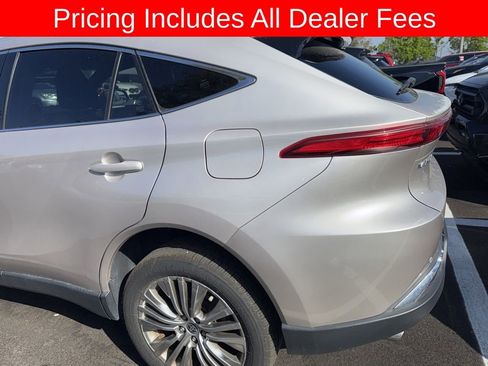 Used 2021 Toyota Venza XLE w/ Softex Package AWD/4WD image 7