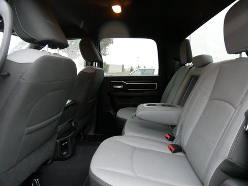 Used 2024 RAM 2500 Big Horn w/ Bed Utility Group image 10