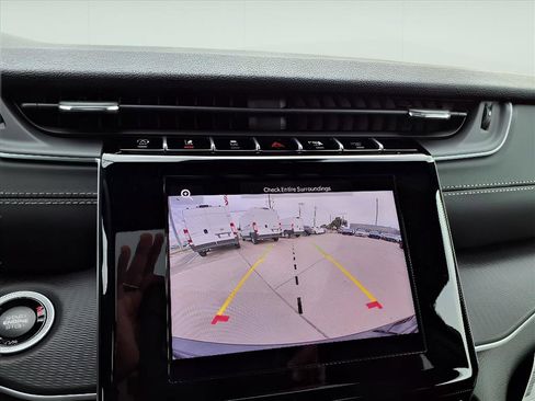 New 2025 Jeep Grand Cherokee Laredo X image 10