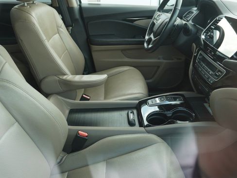 Used 2020 Honda Pilot Elite image 9