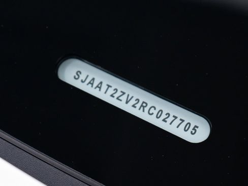 Used 2024 Bentley Bentayga V8 image 50