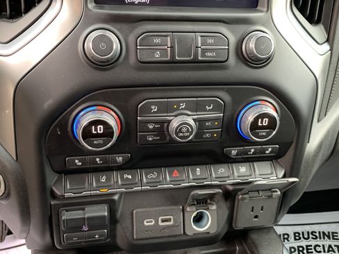 Used 2022 Chevrolet Silverado 3500 LTZ w/ LTZ Convenience Package image 36