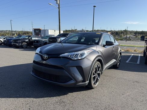 Used 2021 Toyota C-HR LE image 8