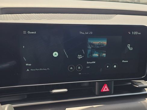 New 2026 Kia Carnival EX FWD image 23
