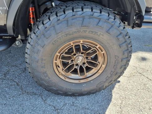 New 2025 Ford Bronco Badlands AWD/4WD image 4