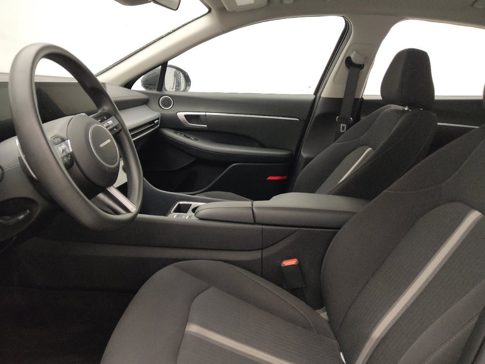 Used 2025 Hyundai Sonata SEL FWD image 17