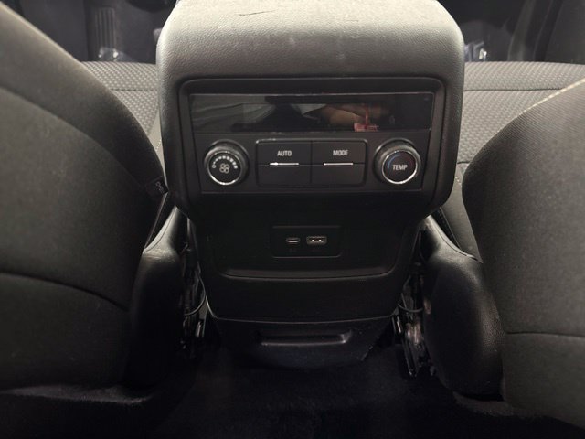 Used 2023 GMC Acadia SLE FWD image 40