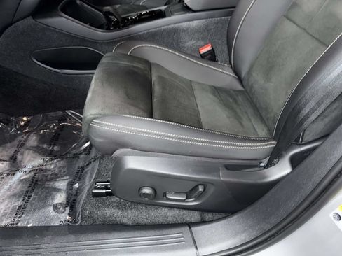Used 2024 Volvo C40 P8 Recharge Ultimate w/ Protection Package Premier RWD image 3