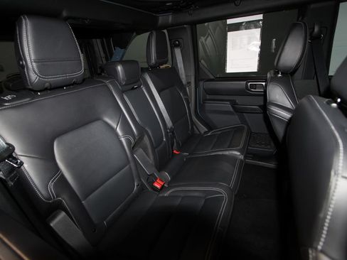 Used 2025 Ford Bronco Outer Banks AWD/4WD image 24