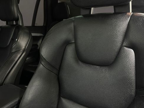 Used 2017 Volvo XC90 T5 Momentum w/ Vision Package image 17