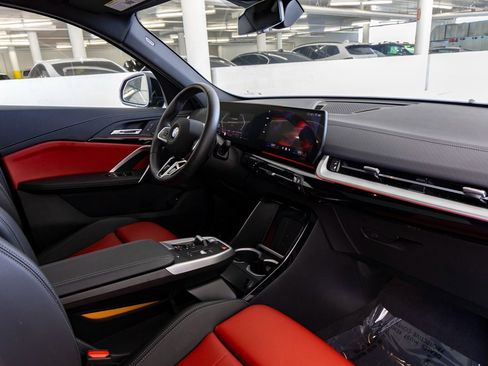 Certified 2025 BMW X2 xDrive28i w/ M Sport Package image 28