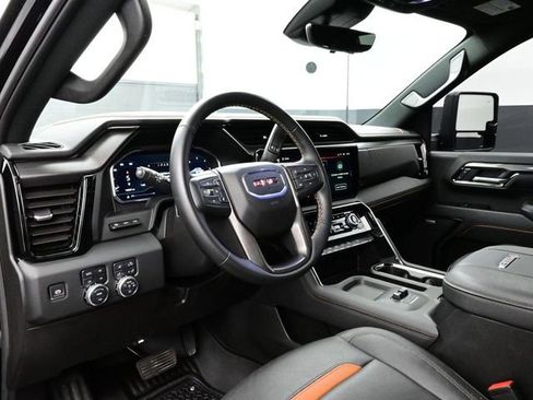 Used 2025 GMC Sierra 2500 AT4 w/ AT4 Premium Plus Package image 4