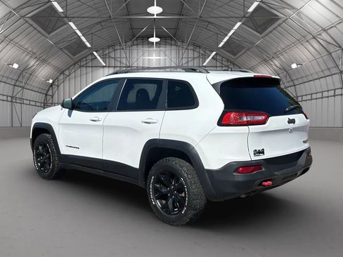 Used 2015 Jeep Cherokee Trailhawk image 3