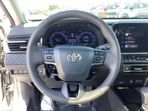 Used 2026 Toyota Camry XLE w/ Premium Package AWD/4WD image 17