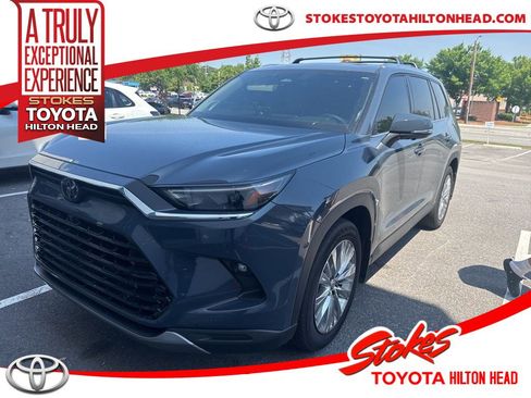 Used 2025 Toyota Grand Highlander AWD image 1