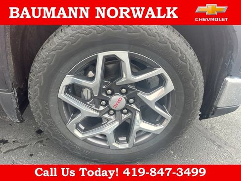 Used 2023 GMC Sierra 1500 SLT w/ SLT Premium Package AWD/4WD image 18
