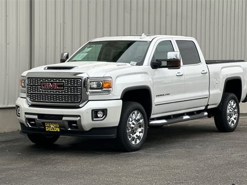 Used 2018 GMC Sierra 2500 Denali w/ Duramax Plus Package image 9
