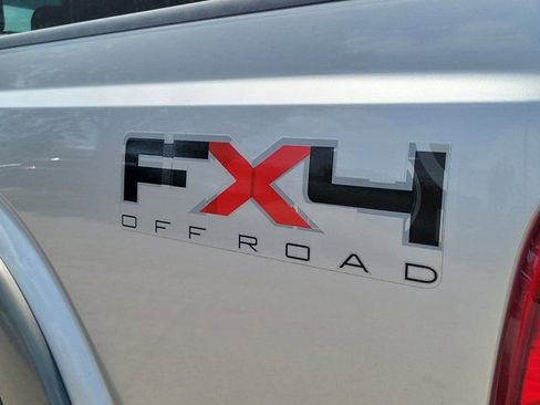 Used 2011 Ford F350 Lariat w/ Lariat Interior Pkg image 13