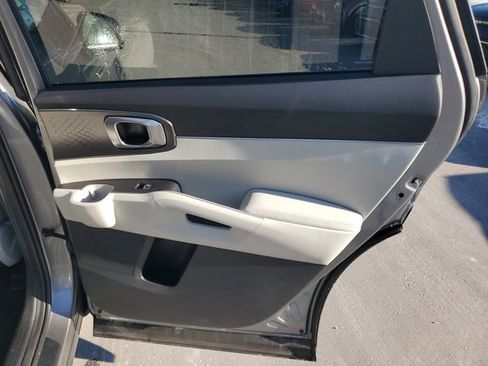 New 2025 Kia Sorento EX image 32