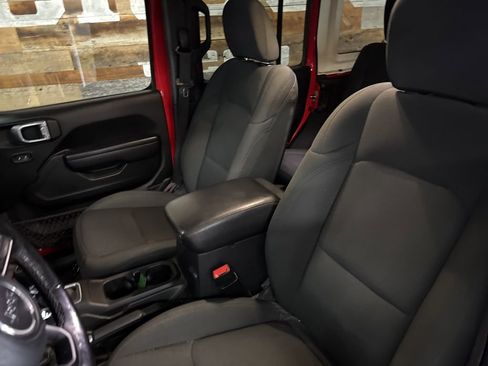 Used 2021 Jeep Wrangler Unlimited Willys image 11