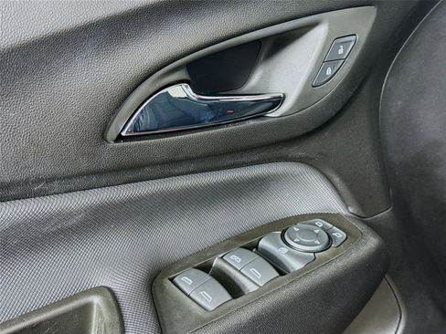 Used 2023 Chevrolet Equinox RS image 17