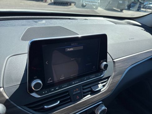 Used 2025 Nissan Altima 2.5 SV FWD image 20