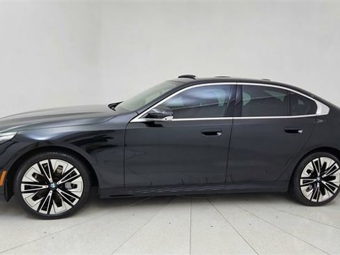 Used 2026 BMW 540i xDrive 540i xDrive image 3
