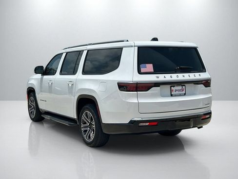 Used 2024 Jeep Wagoneer L Series II w/ Flexible Seating Group AWD/4WD image 7
