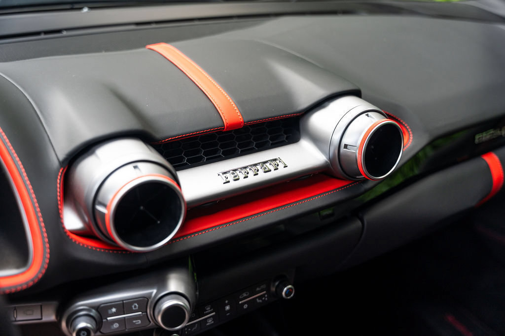Used 2020 Ferrari 812 Superfast RWD image 19