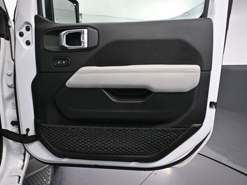 Used 2023 Jeep Wrangler High Altitude image 46