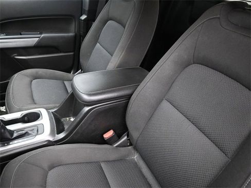 Used 2021 Chevrolet Colorado LT w/ Fleet Safety Package image 18