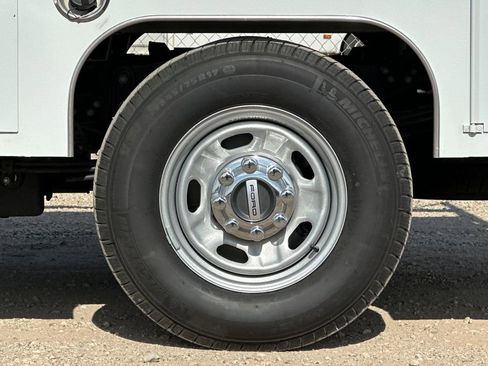 Used 2025 Ford F250 XL w/ XL Chrome Package image 23