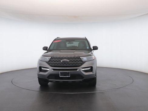 Used 2021 Ford Explorer XLT w/ Equipment Group 202A image 38