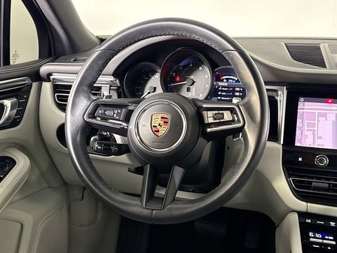 Certified 2023 Porsche Macan AWD/4WD image 12