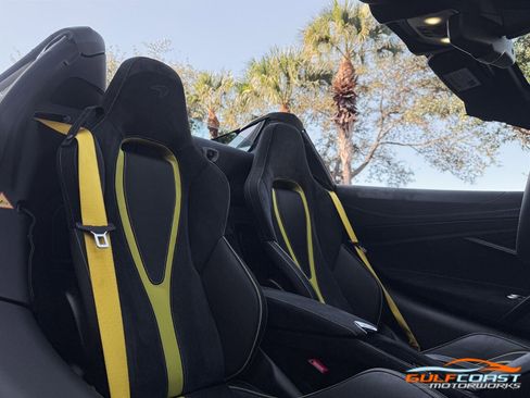 Used 2022 McLaren 720S Performance image 32