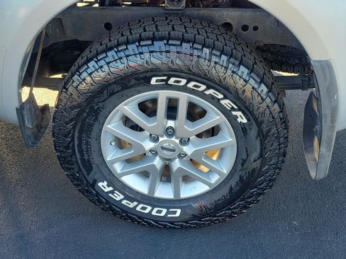 Used 2014 Nissan Frontier SV w/ SV Value Truck Package image 5