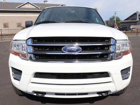 Used 2015 Ford Expedition XLT AWD/4WD image 3