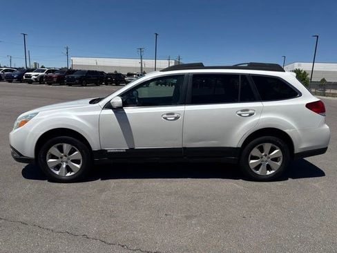 Used 2011 Subaru Outback 3.6R Limited AWD/4WD image 7
