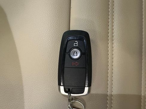 Used 2024 Ford Edge SEL AWD/4WD image 17