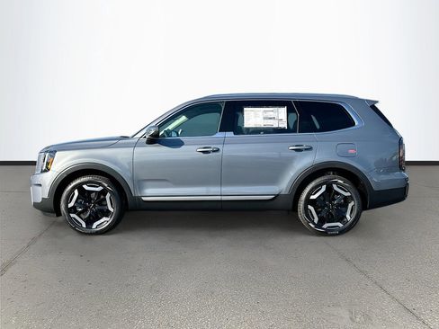 Used 2025 Kia Telluride EX w/ EX Captain's Chair Package image 4