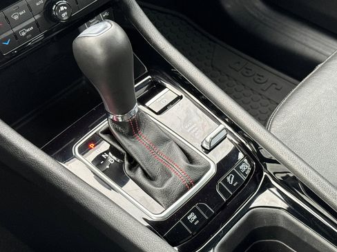 Used 2024 Jeep Compass Trailhawk image 23