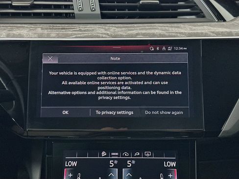 Used 2022 Audi e-tron Premium AWD/4WD image 19