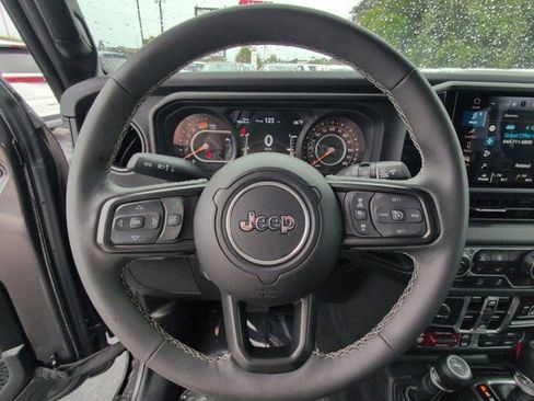 Used 2025 Jeep Wrangler Unlimited Rubicon w/ Convenience Group image 22