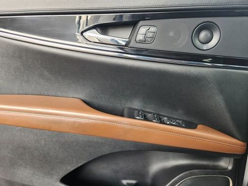 Used 2022 Lincoln Nautilus Reserve w/ Equipment Group 201A image 17