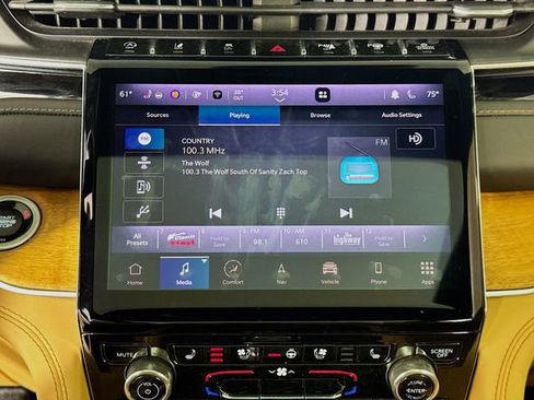 Used 2023 Jeep Grand Cherokee Summit AWD/4WD image 19