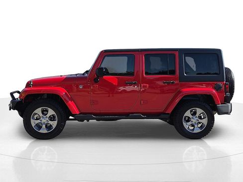 Used 2018 Jeep Wrangler Unlimited Sahara w/ Connectivity Group image 3